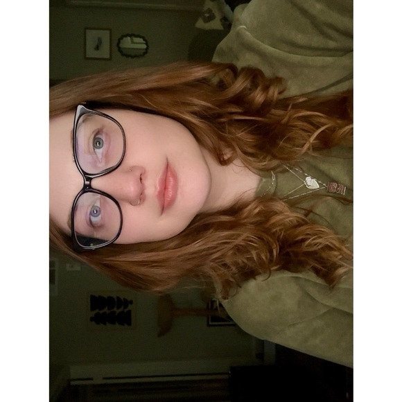 Meet your Posher, Sara - Picture 3 of 3